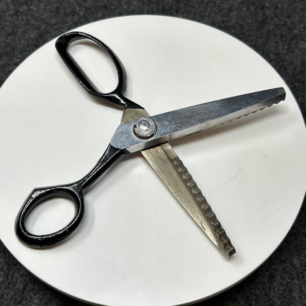 VTG CG Pinking Shears 7" Japanese Stationary Heavy Black Handle Sewing Blade